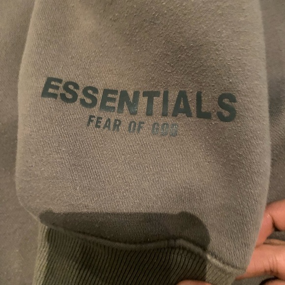 Essential size Small hoodie but fits oversize a little bit - Picture 2 of 3